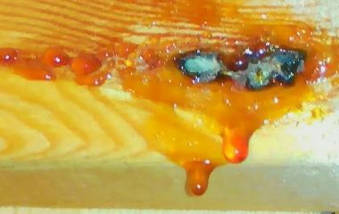 Эффективные методы избавиться от смолы на деревянных элементах каркаса и облицовки дома