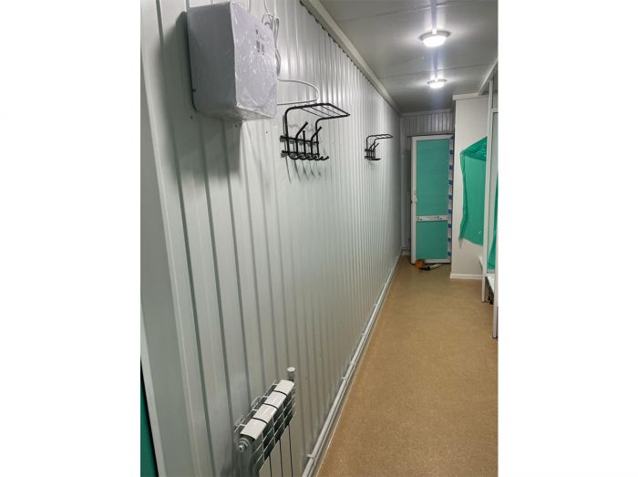 Блок-контейнер "Душевые на санях"