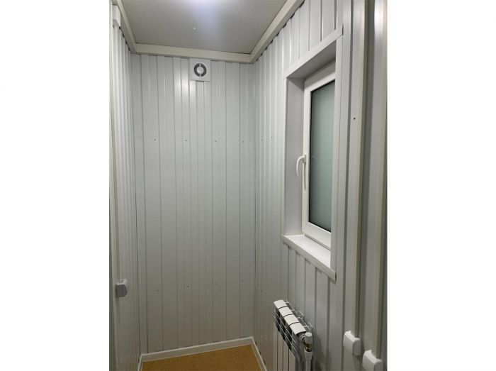 Блок-контейнер "Душевые на санях"