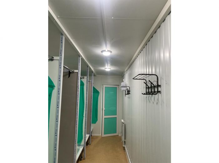 Блок-контейнер "Душевые на санях"